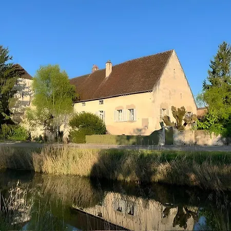 ベッド・アンド・ブレックファスト Castel Sur Nenon Jura *