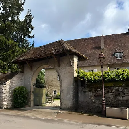 ベッド・アンド・ブレックファスト Castel Sur Nenon Jura